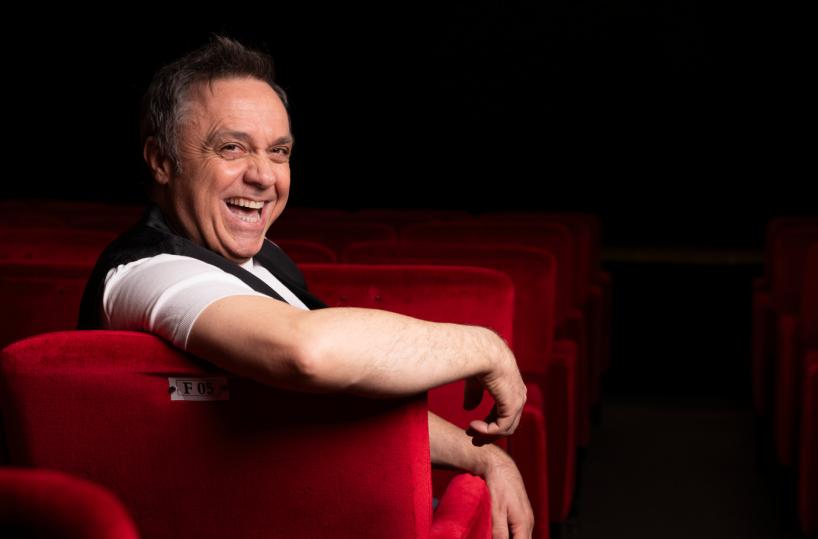«Cirilli & Family», lo spettacolo del mattatore comico fa tappa in Puglia