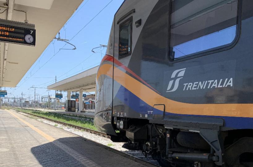 Treni regionali sovraffollati e in ritardo: rinforzata composizione dei convogli sulla tratta Mola-Bari