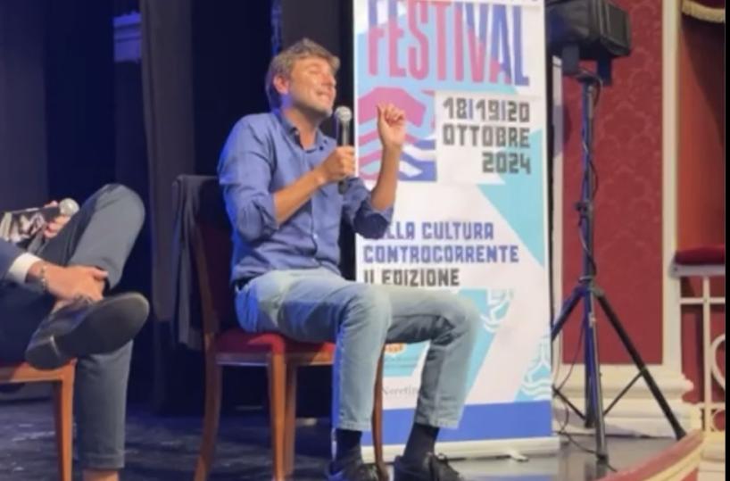 Di Battista e il ritorno in politica: «Lo farei, ma non con i 5Stelle»