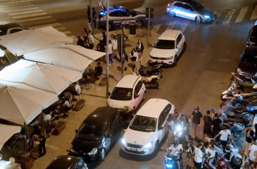 Bari, parcheggi a pagamento in centro anche nei festivi e dopo le 20: l'ipotesi del sindaco Leccese