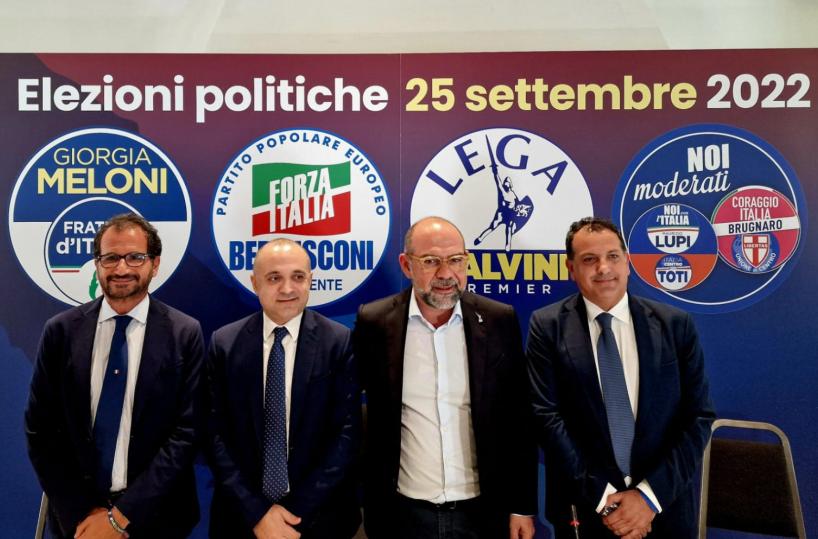 Centrodestra, i due anni del governo Meloni: la manifestazione a Bari con Crosetto e Durigon
