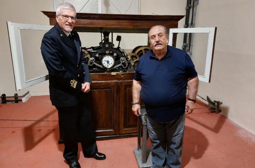 Taranto, l'orologio dell'Arsenale restaurato con il quadrante originale di fine '800