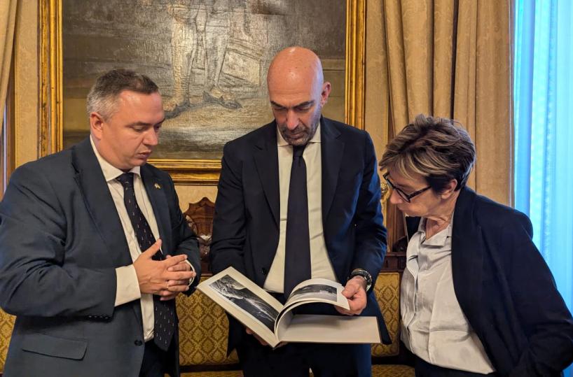 Bari e Ucraina: presto il gemellaggio con la citt&agrave; di Mykolaiv. Il Console a Palazzo di Citt&agrave; con Leccese