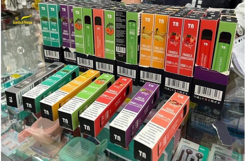 Rionero, vende sigarette elettroniche abusive: esercizio chiuso per 20 giorni, multa da 18mila euro