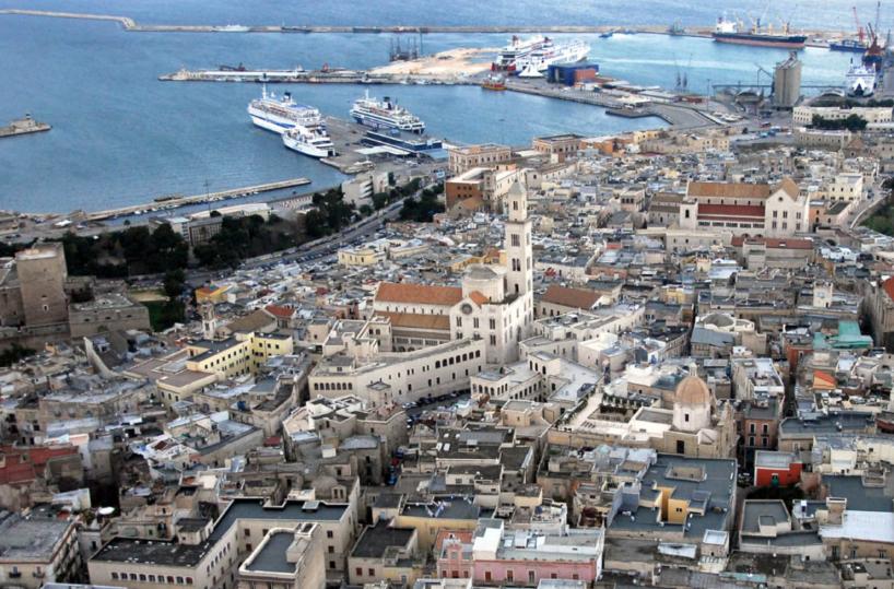 Capriati, le mani sul porto di Bari: scattano le carcerazioni