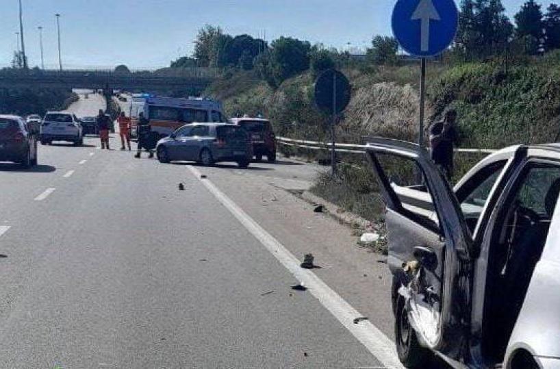 Lecce, incidente mortale sulla Tangenziale Est uscita direzione Maglie: un uomo travolto da un' auto