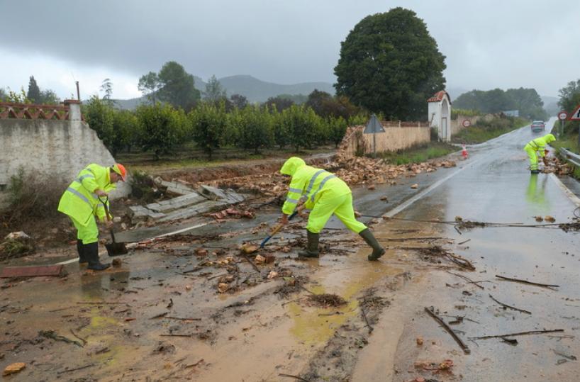 Alluvione in Spagna, Dana arriva a Barcellona: cancellati i voli anche da Bari 