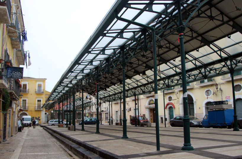 Foggia, aggredirono straniero a piazza Mercato: chiesti fino a 14 anni per tre giovani foggiani