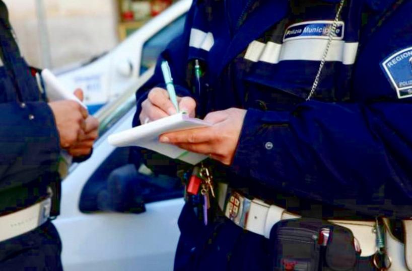 Cerignola, vigile urbano aggredito da automobilista che contesta una multa