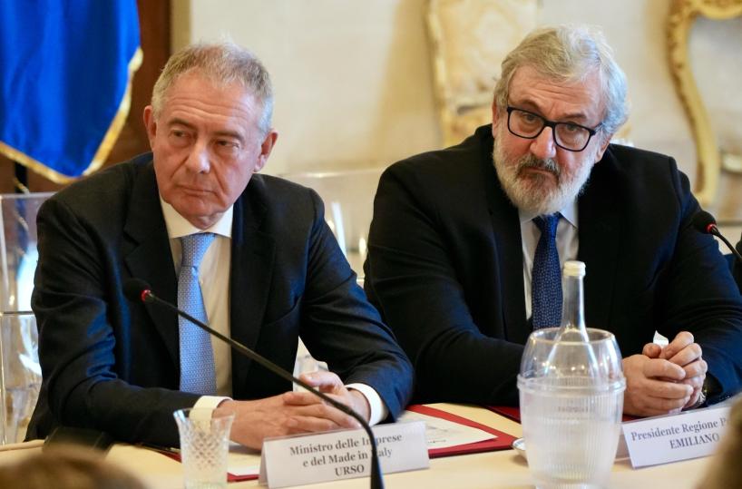 Emiliano scrive al ministro Urso: «Grande preoccupazione per la vertenza Leonardo»