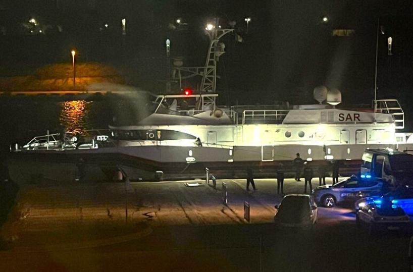 Brindisi, arrivata nella notte la nave Visalli dall'Albania: a bordo 7 migranti