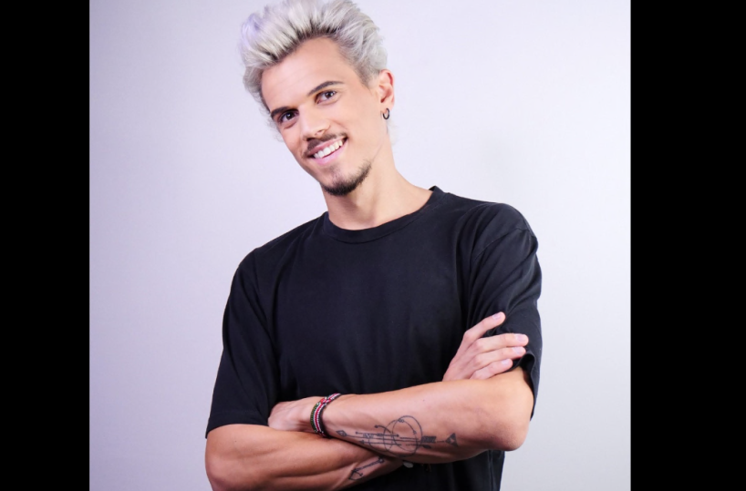 Pietro Morello sul palco a Bari: «La mia vita tra musica e missioni per aiutare i bambini»