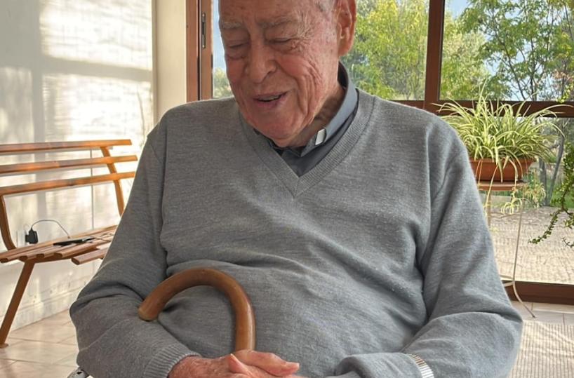 Festa a Villa Castelli, Don Pietro compie 100 anni: «La Chiesa sia meno borghese»