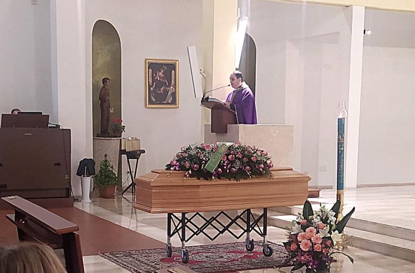 Omicidio Leporano, il figlio cercava di isolare la madre dal resto della famiglia. Ieri i funerali di Silvana La Rocca