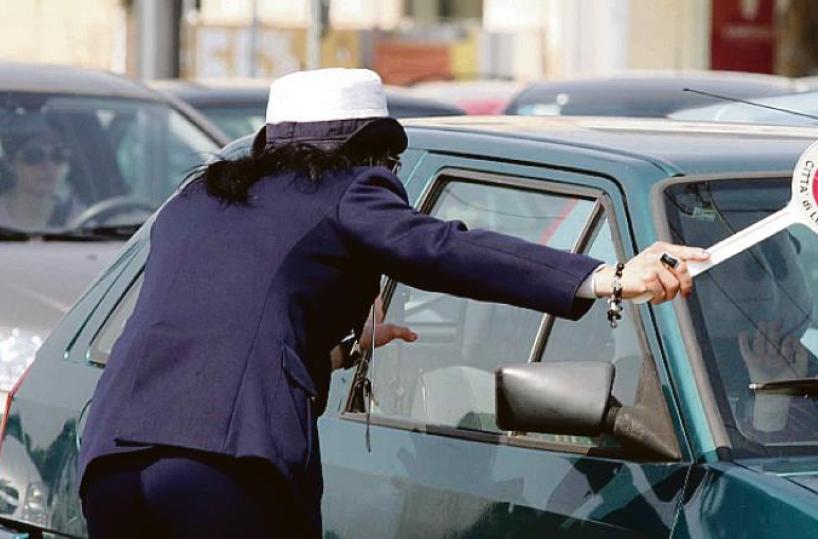 Lecce, vigili urbani in servizio di notte: «Bisogna cambiare le regole»