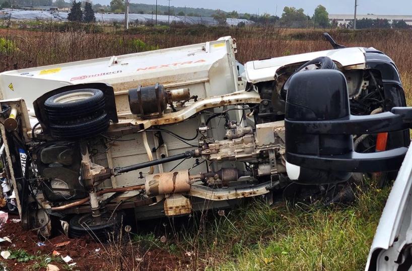 Scontro tra camion e tir dei rifiuti tra Giuggianello e Sanarica: colpa della strada bagnata