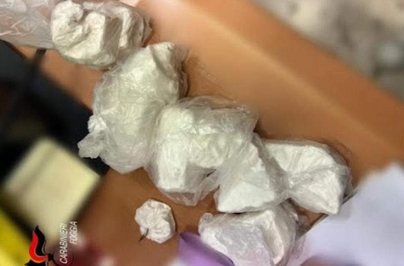 Fiumi di droga nel Foggiano: 5 arresti, sequestrati un chilo di cocaina e hashish