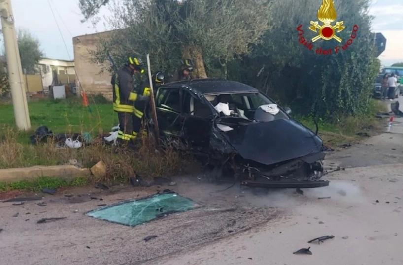 Scontro tra due auto nella periferia di Barletta: una donna è morta, altri 4 i feriti