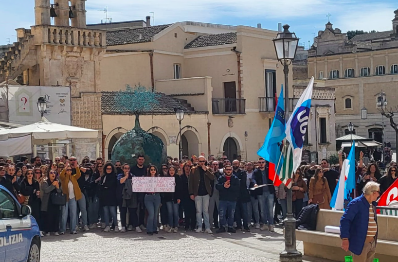 Matera, CallMat avvia la procedura per 252 licenziamenti immediati