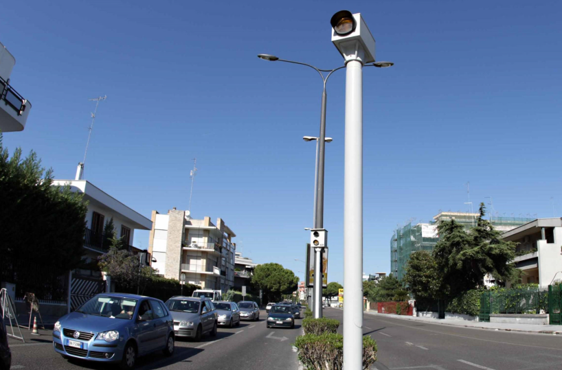 Lecce, pasticcio delle multe col photored: nuovi apparecchi per rendere le immagini a prova di ricorsi