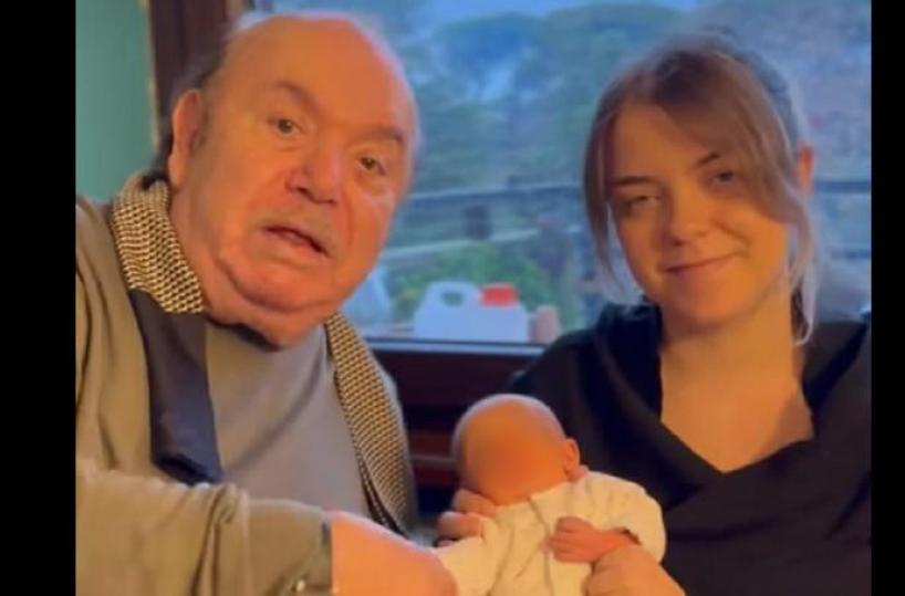 Lino Banfi è diventato bisnonno: gli auguri speciali di Natale al suo pubblico social