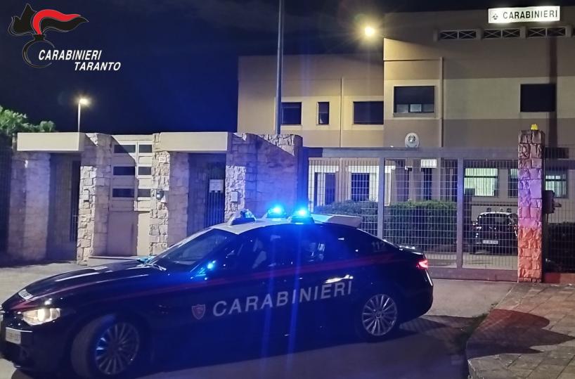 Rubano nelle case e per depistare fingono il furto di un auto: tre arresti a Lizzano