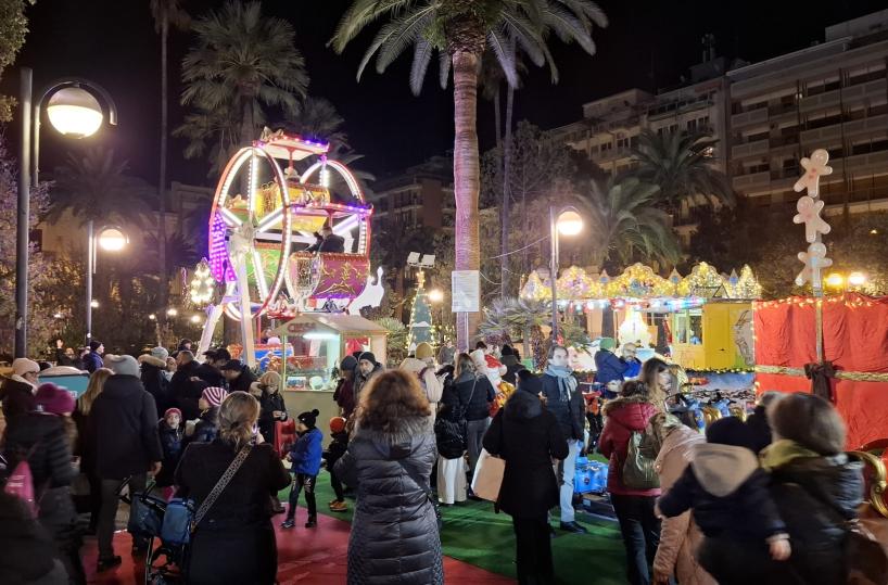 Bari, vigilante accoltellato in piazza Umberto: 50enne resta muto davanti al giudice