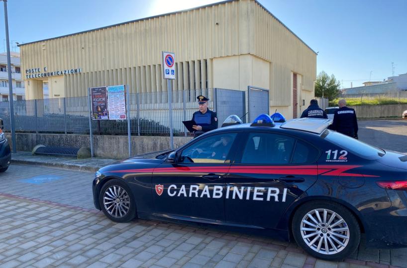 Irruzione nell'ufficio postale di Surbo: dipendenti legati, direttore ferito, malviventi via col bottino