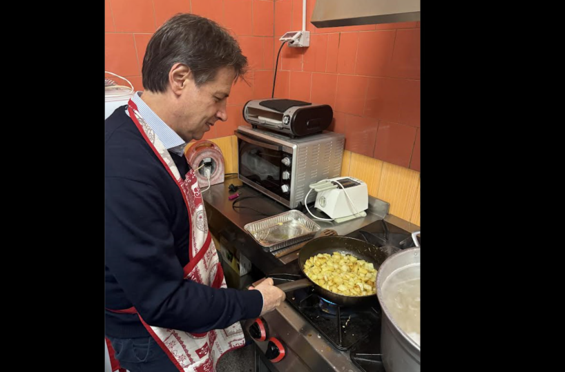 Al centro di accoglienza Bethel di Foggia, la cena per i senza fissa dimora con i 5stelle