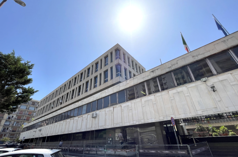 Anziani raggirati a Martina Franca, il carabiniere arrestato usava i soldi per le scommesse: giocati online quasi 800mila euro