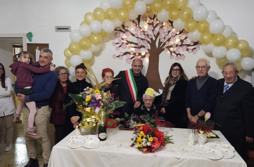 Salice Salentino festeggia prima centenaria del 2025: auguri a nonna Lidia