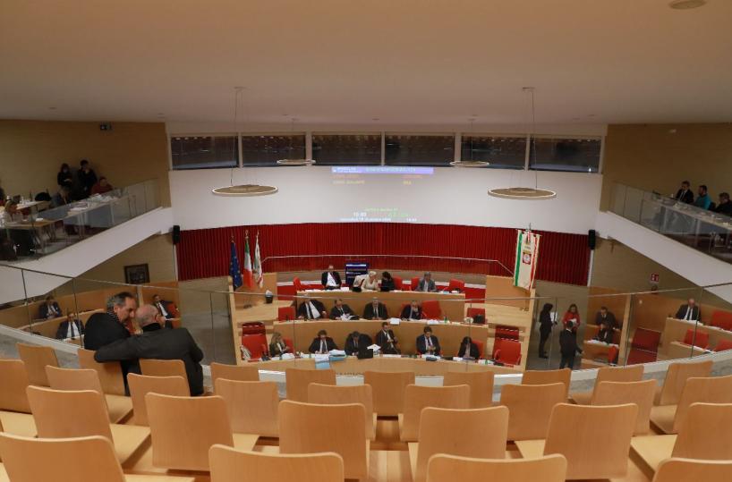 Regione, nel bilancio dei veleni i regali alla sanità privata: così la Puglia salva i centri che potevano perdere l'autorizzazione