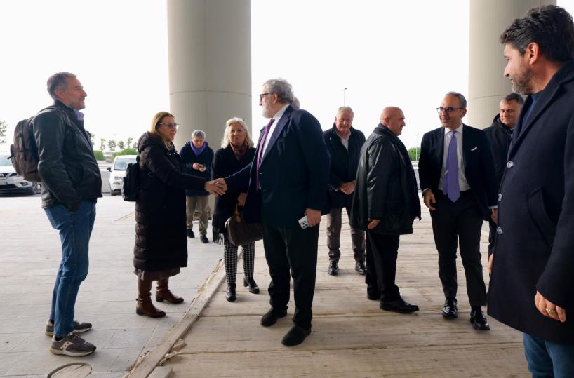«Se Bari ha quattro Pronto soccorso, Taranto deve averne due». Emiliano: «Chiederò l'autorizzazione al ministro»
