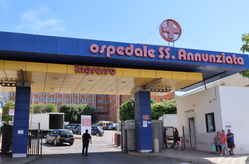 Si sporge e cade dalla balaustra dell'ospedale SS.Annunziata: a Taranto muore paziente psichiatrico