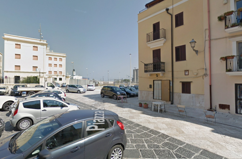 Notte di violenza a Bari Vecchia, 24enne incensurato ferito con arma da taglio: in ospedale