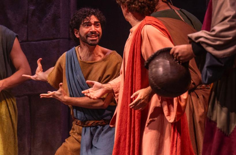 «I 7 Re di Roma», nel cast del musical di Enrico Brignano c'è anche il performer salentino Andrea Baldini