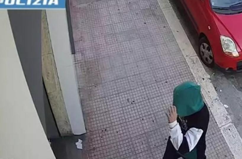 Barletta, armato di coltello rapina un supermercato: arrestato 42enne