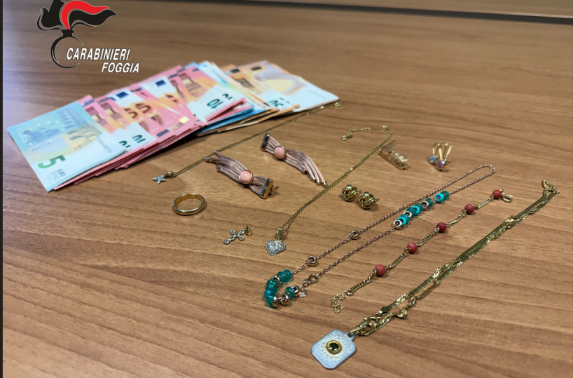 «Signora, suo figlio ha investito un pedone» e si fa dare ori e gioielli per le finte spese legali: truffa nel Foggiano