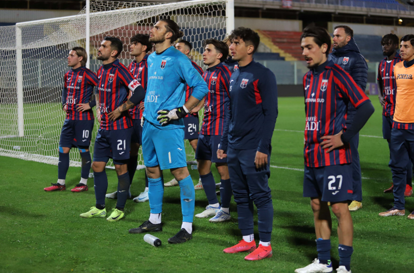 Taranto da mesi senza stipendi,  i calciatori: siamo pronti a scioperare