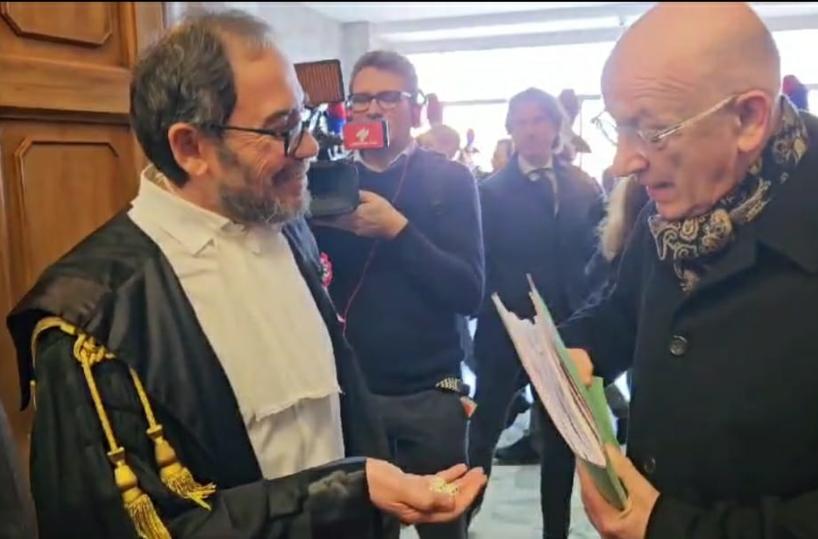 Anno giudiziario, il siparietto dei dadi non piace a Sisto: «Episodio sgradevole, Zaccaro si fa beffa delle istituzioni»