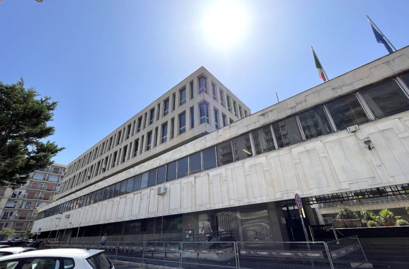 Caos in aula, a Taranto il professore imputato adesso chiede la messa alla prova