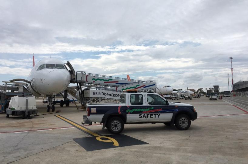 Nasce il maxi parcheggio dell’aeroporto del Salento: Aeroporti di Puglia compra area di 3 ettari di fronte allo scalo