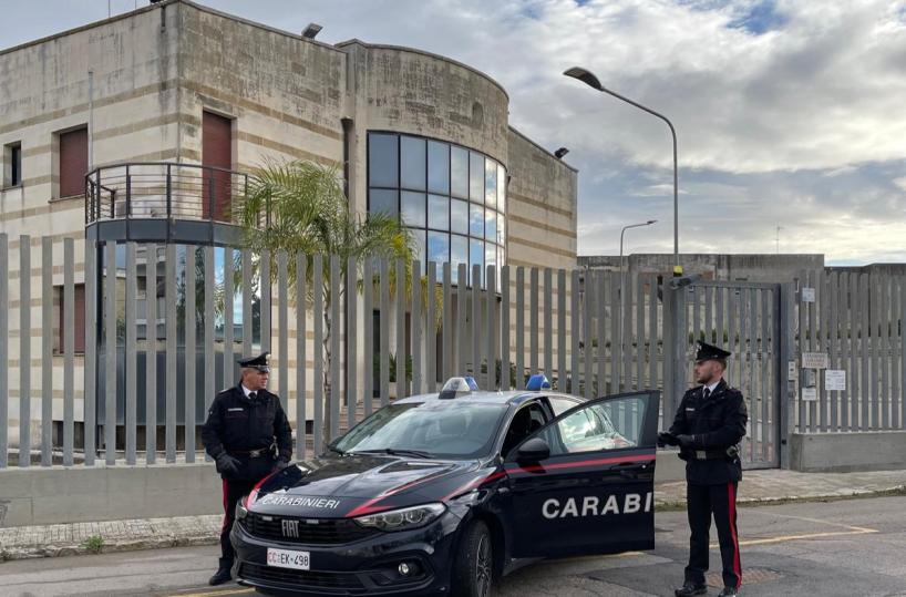 Estorceva denaro alla madre e minacciava il fratello, arrestato 34enne di Martano