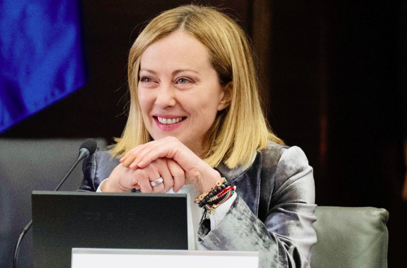 Quella polpetta avvelenata servita al governo (non a caso) sul caso Almasri