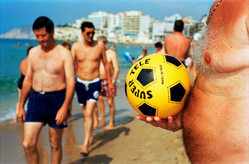 Monopoli, il Phest compie dieci anni: il fotografo Martin Parr per la prima volta in Puglia