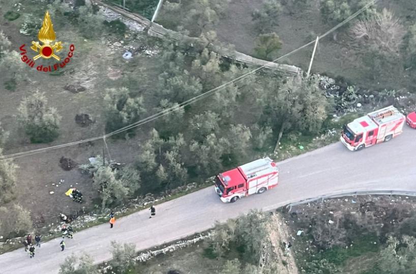 Bisceglie, auto finisce fuori strada: grave un 20enne
