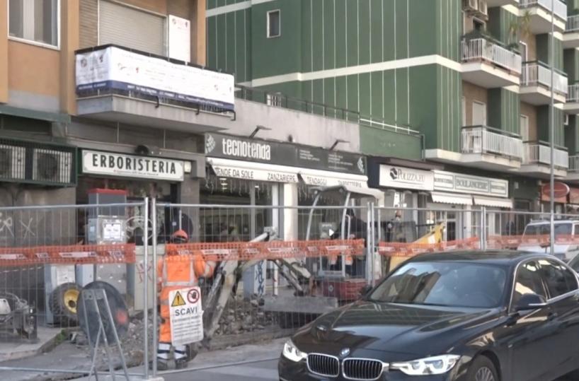 «Via Jacini ostaggio dei lavori Traffico impazzito e disagi»