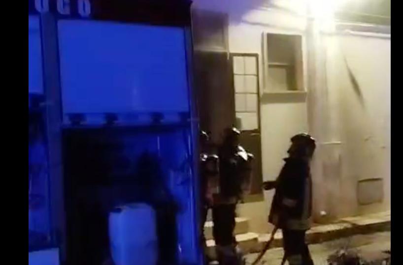 Avetrana, mamma e figlia disabili intrappolate nell'appartamento in fiamme: salvate dai vigili del fuoco