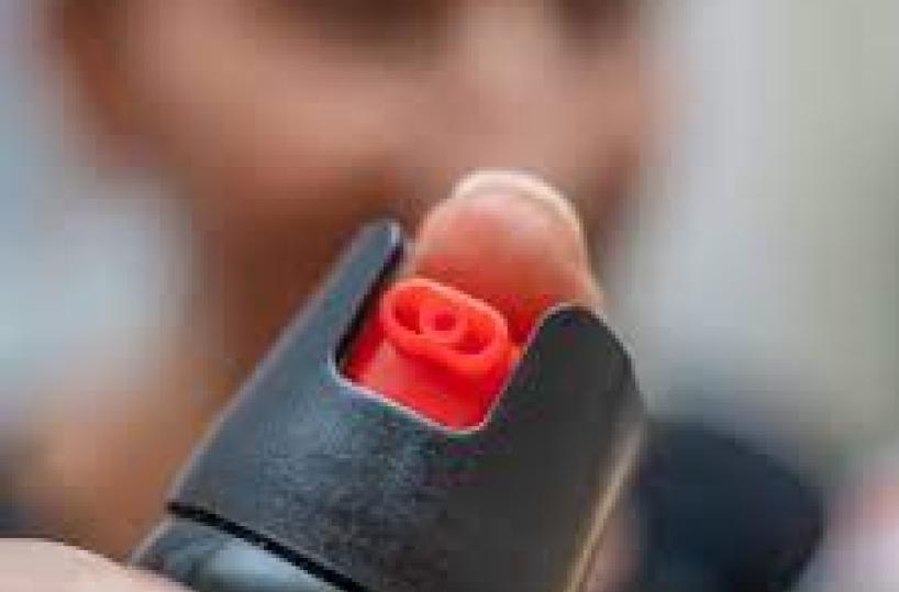 Bari, lite in condominio sfocia in un'aggressione con lo spray al peperoncino: donna a processo 