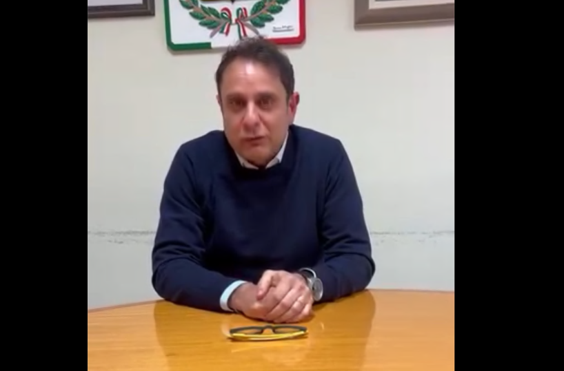 &laquo;Fabio Spada muori&raquo;, compaiono scritte intimidatorie contro il sindaco di Statte nel quartiere ex 167